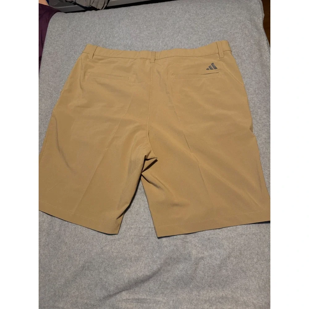 Adidas Mens Ultimate365 Golf Shorts Tan Khaki Size 38 HR7951 Performance Stretch